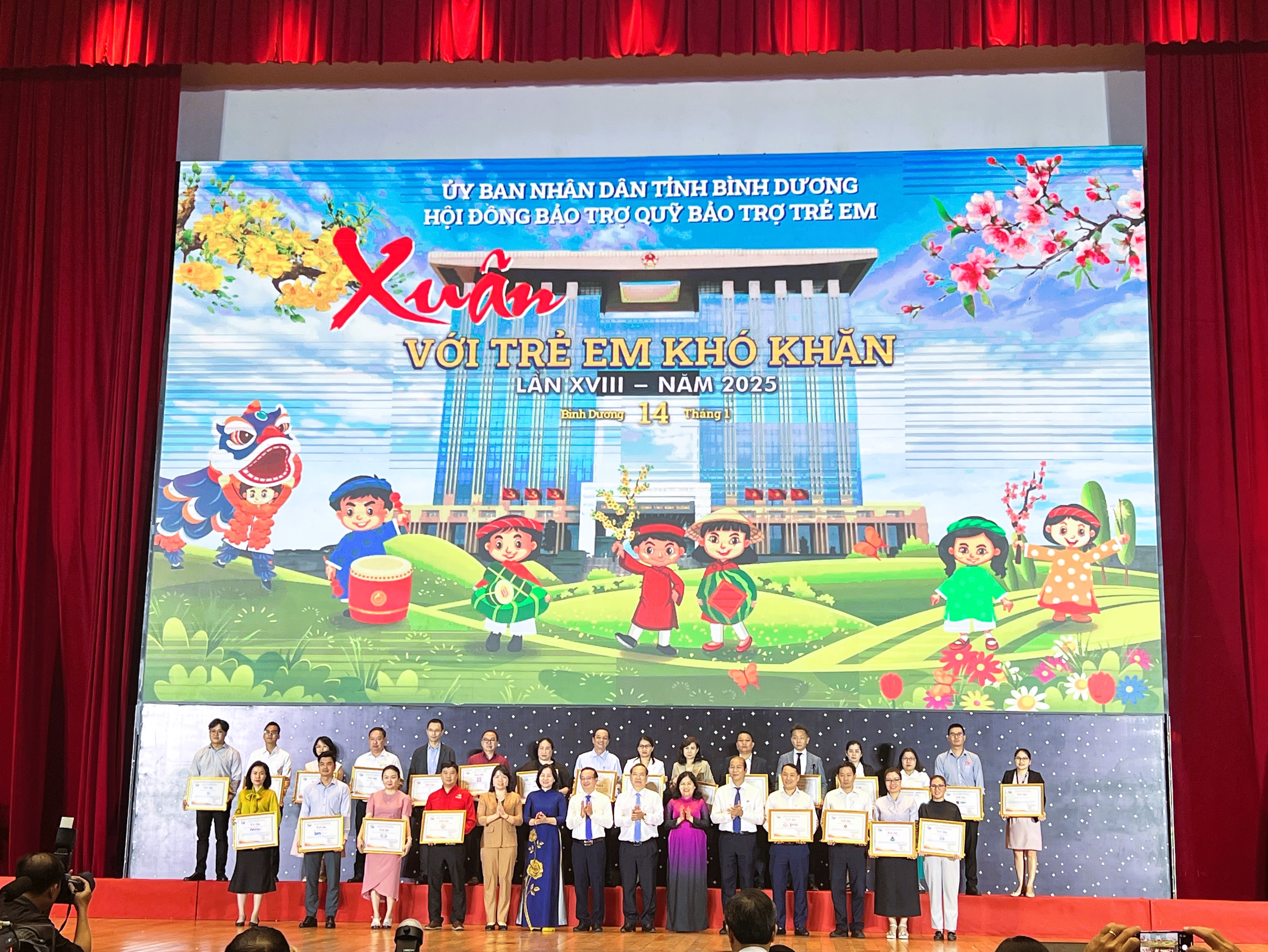 TẾT NHÂN KIỆT - KẾT NỐI YÊU THƯƠNG CÙNG TRẺ EM KHÓ KHĂN XUÂN 2025 TỈNH BÌNH DƯƠNG