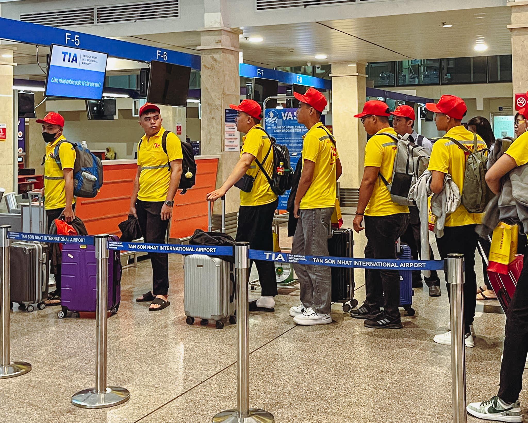 CHINH PHỤC ƯỚC MƠ XA: NHÂN KIỆT ĐỒNG HÀNH CÙNG SINH VIÊN CAO ĐẲNG TIỀN GIANG TRONG HOẠT ĐỘNG THỰC TẾ TẠI NHÀ MÁY VINFAST